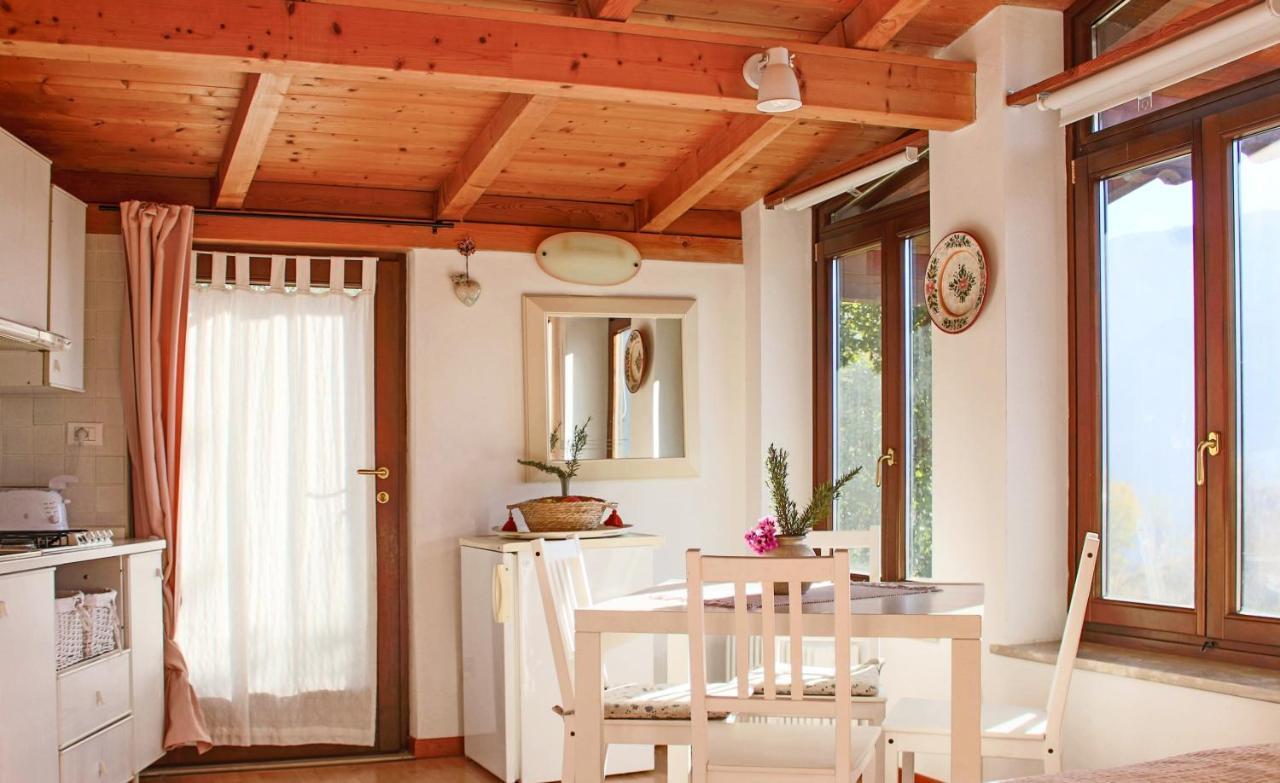 Casa San Tome Guest House Torbole Sul Garda Ngoại thất bức ảnh